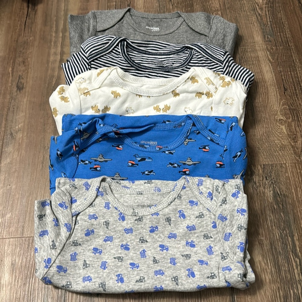 NWOT Carter’s Long sleeve bodysuits- pack of 5